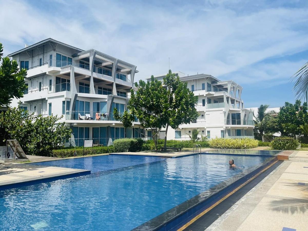 Trincomalee Ocean Front Condos 외부 사진