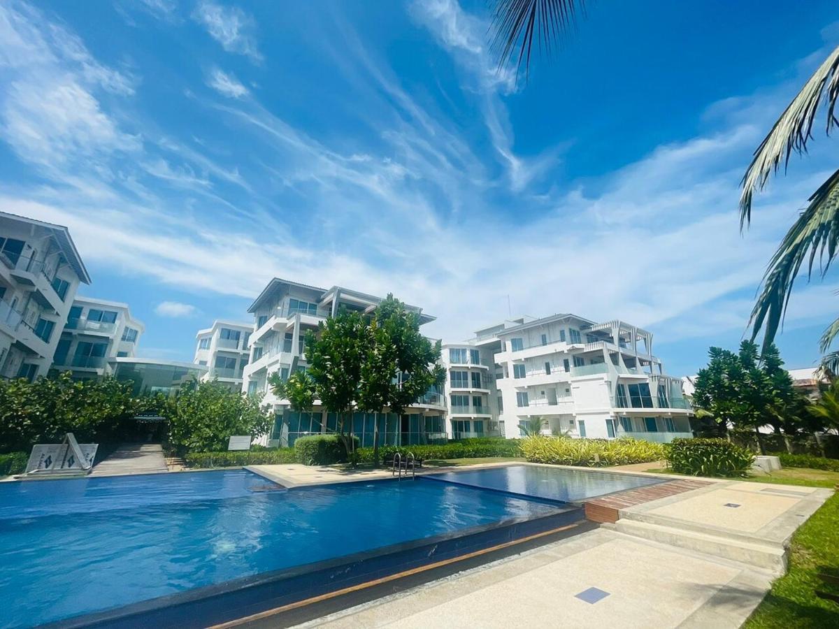 Trincomalee Ocean Front Condos 외부 사진