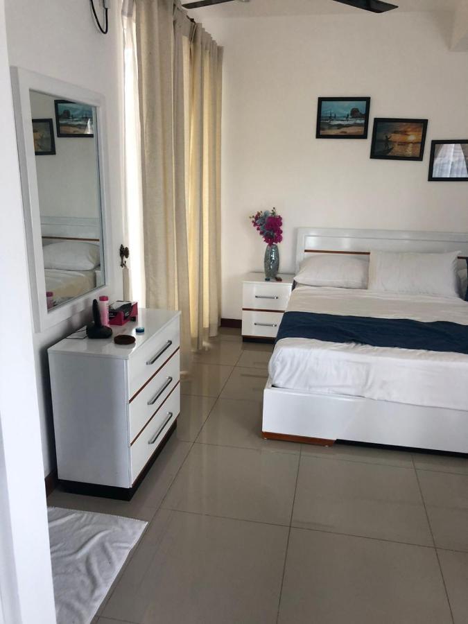 Trincomalee Ocean Front Condos 외부 사진