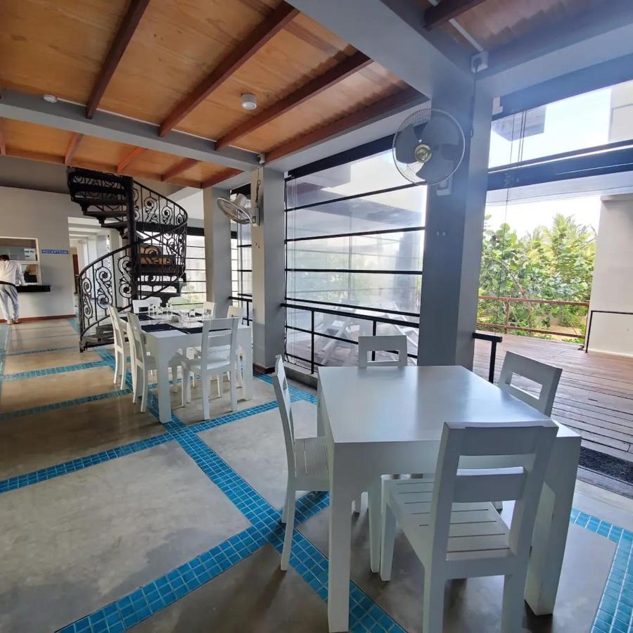 Trincomalee Ocean Front Condos 외부 사진